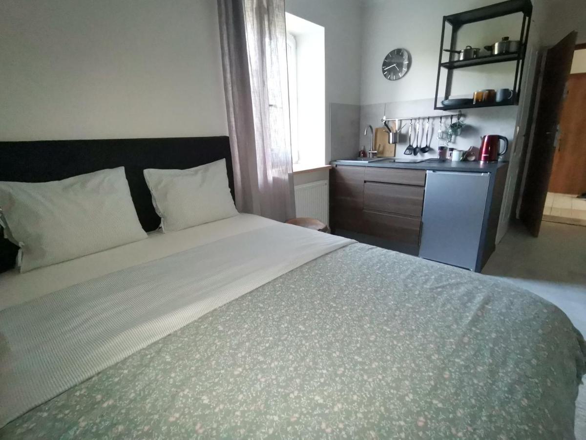 Motyl Apartamenty Studio Lub Pokoj Z Lazienka Бытом Экстерьер фото